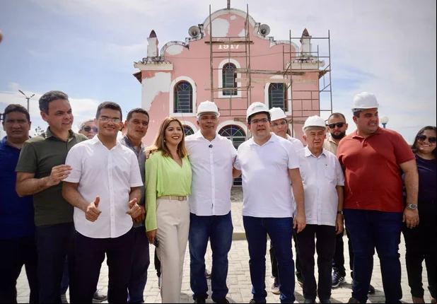 Comitiva do governador Rafael Fonteles