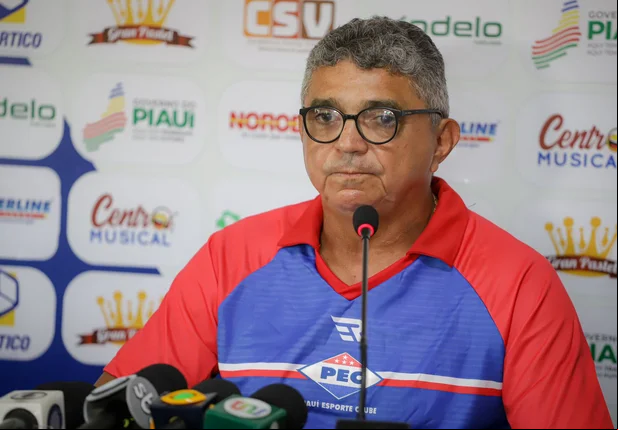 Flávio Araújo, técnico do Piauí