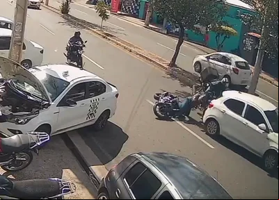 Acidente na Avenida Prefeito Hugo Bastos