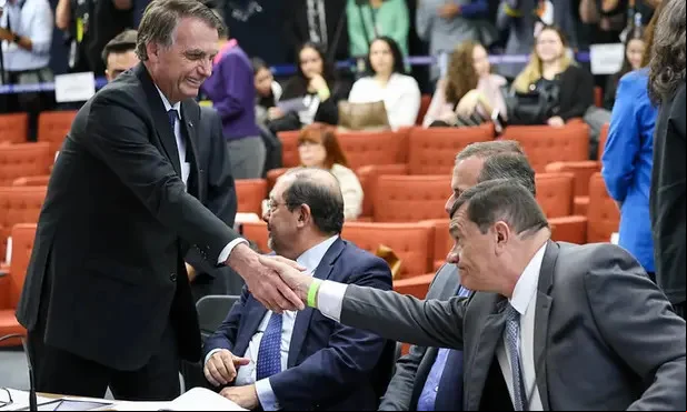 Bolsonaro chega ao STF