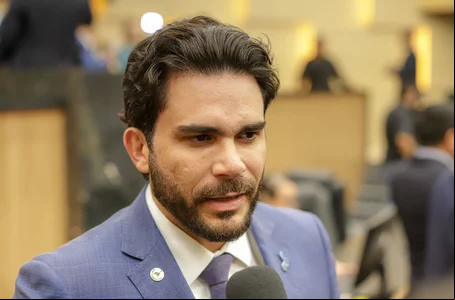Dr. Marcus Vinicius