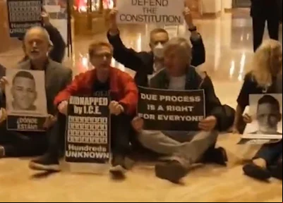 Manifestantes na Trump Tower