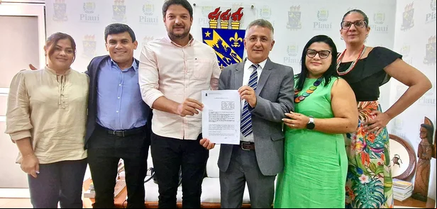 Prefeitura de Beneditinos firma parceria com a UESPI para fortalecer a formação de professores