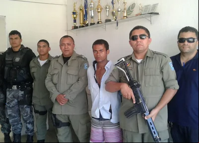 Carrapicho preso em Simões