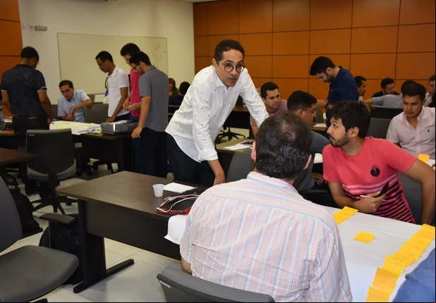 Empresários participam de curso sobre usinas fotovoltaicas em Teresina
