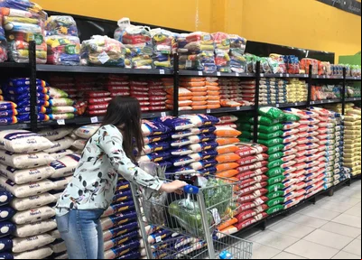 Consumidores reclamam da alta no preço do arroz 