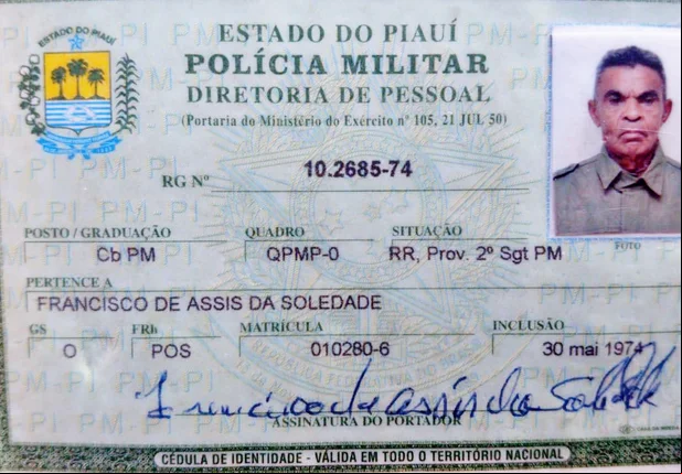 Carteira de identidade do policial militar aposentado