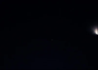 Luz misteriosa no céu